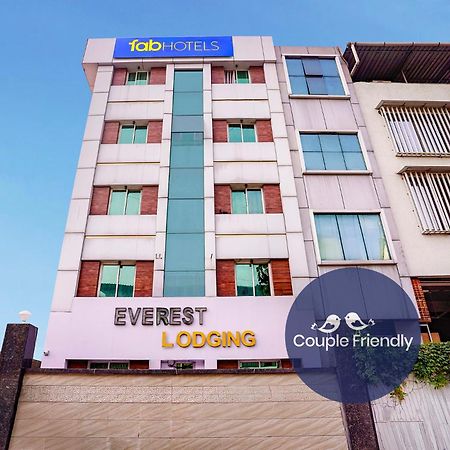 Fabhotel Everest Vashi 外观 照片