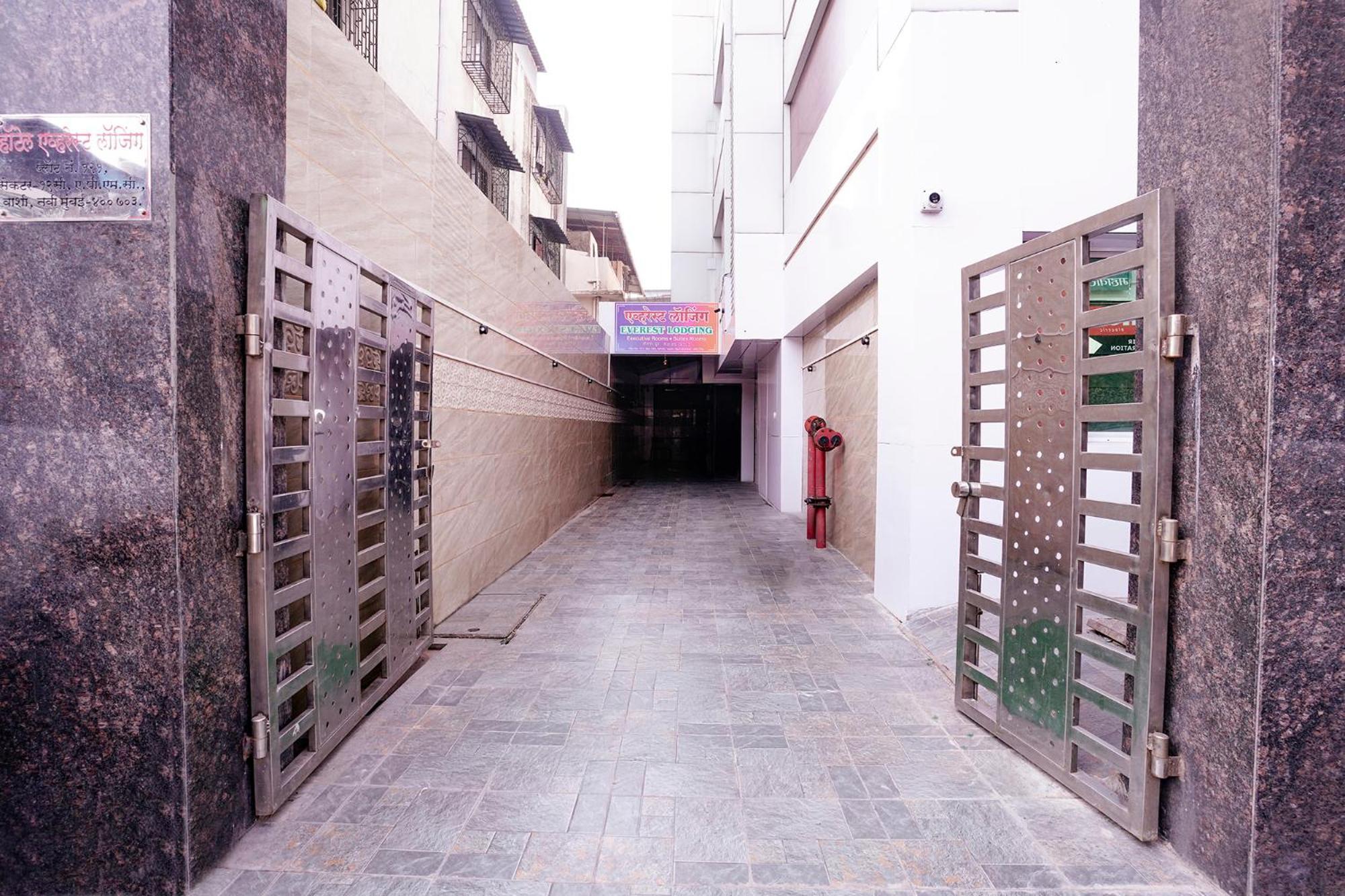 Fabhotel Everest Vashi 外观 照片