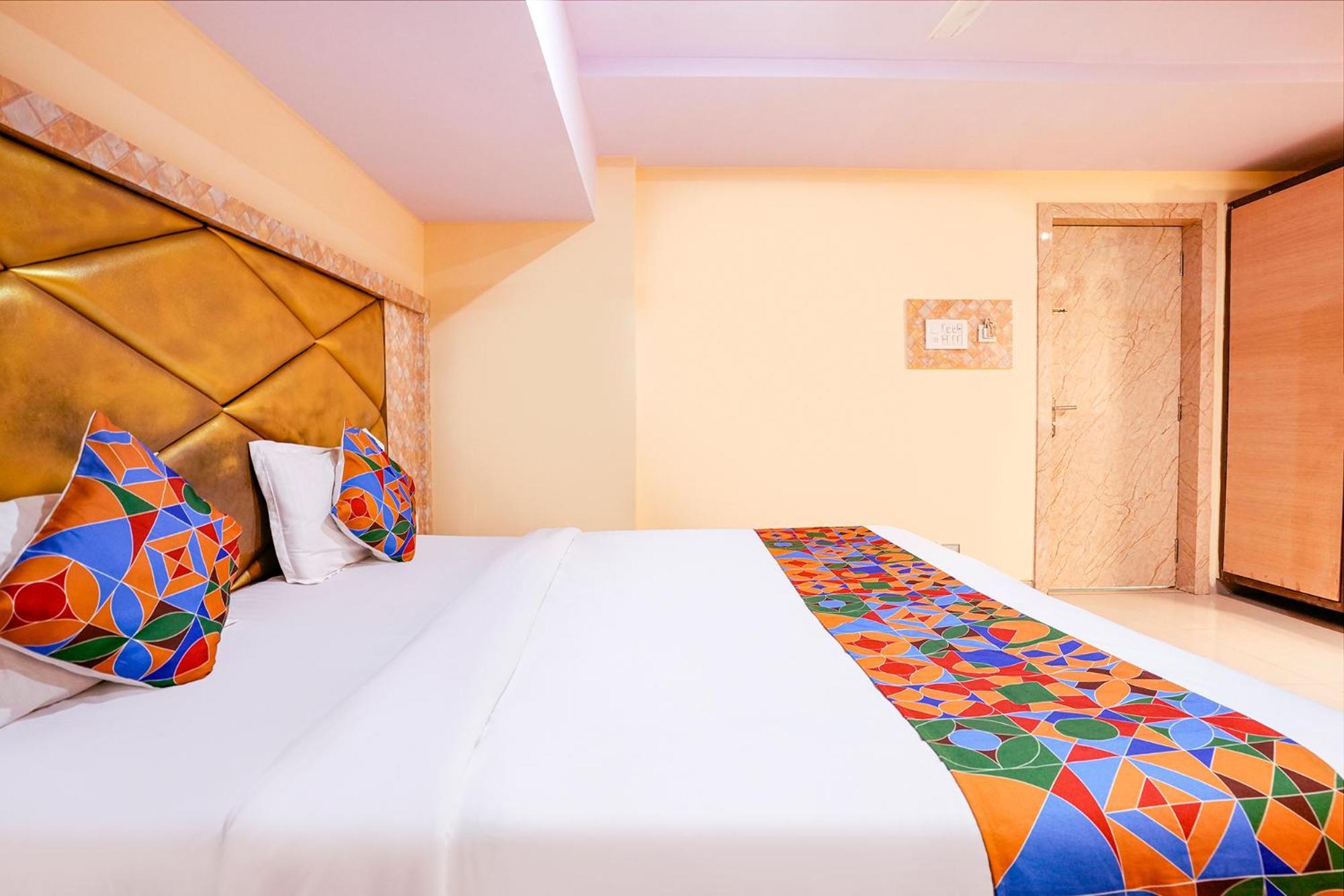 Fabhotel Everest Vashi 外观 照片