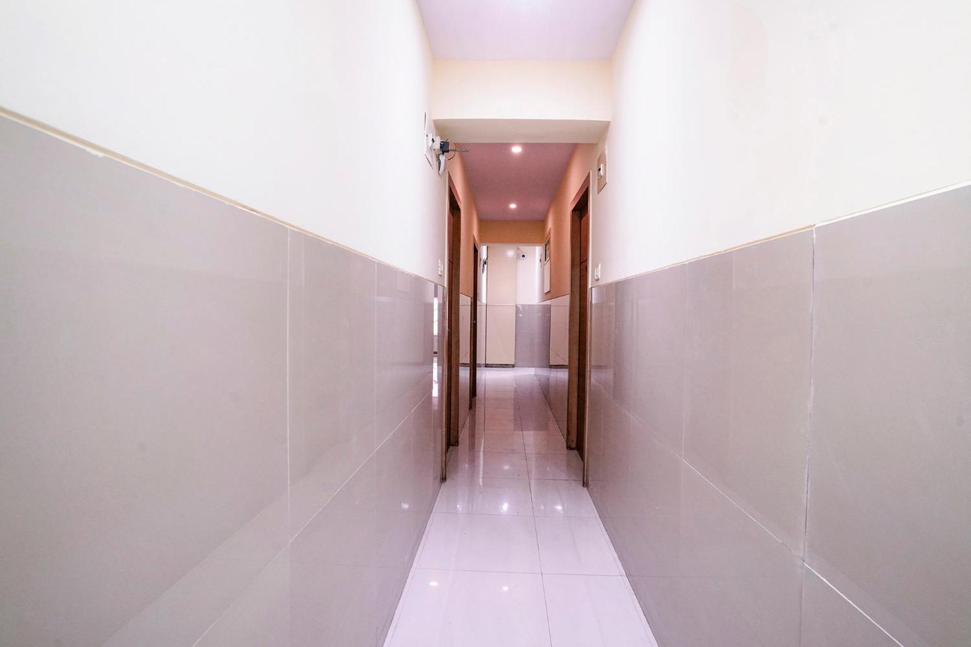Fabhotel Everest Vashi 外观 照片
